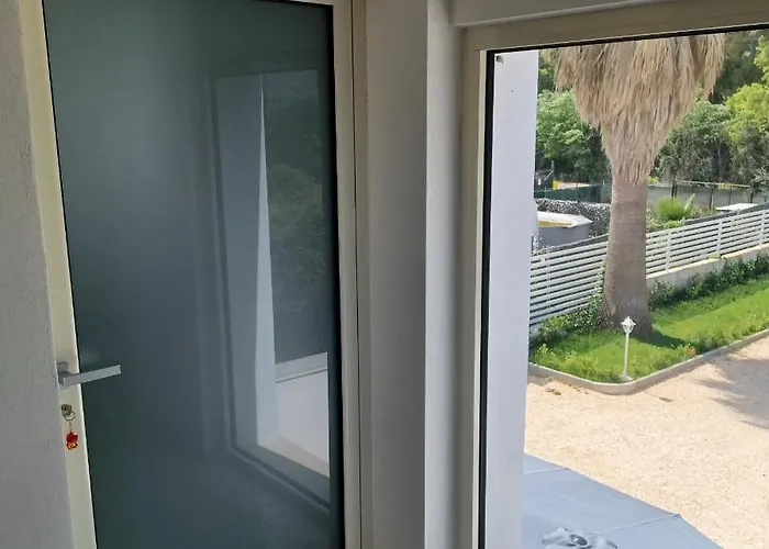 Alojamento de Acomodação e Pequeno-almoço Le Perle Fg 3*